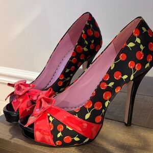 Leg Avenue size 7 never worn